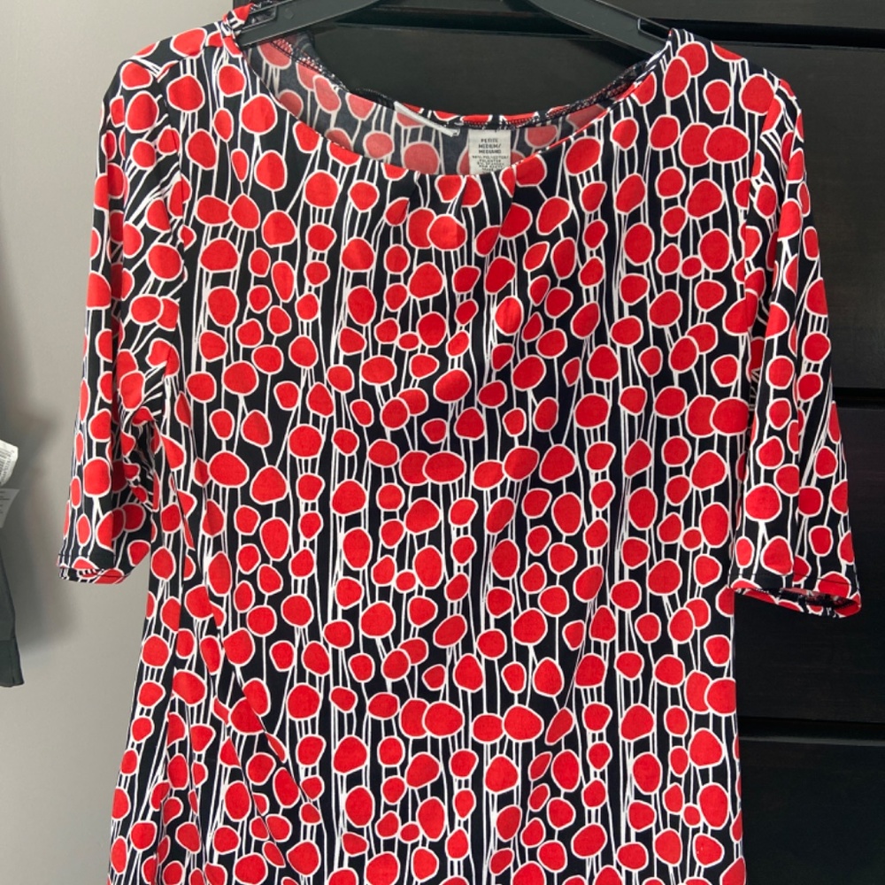 Women’s Top - Picture 2 of 2